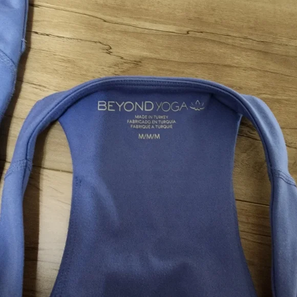 Beyond Yoga Power Beyond Set - Picture 4 of 5